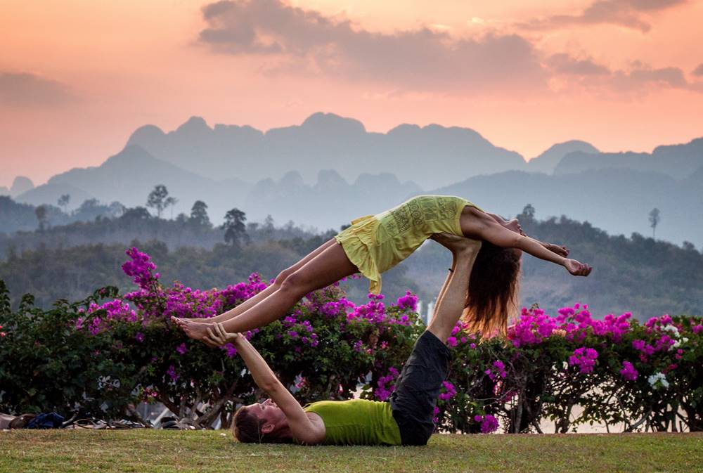 couple yoga